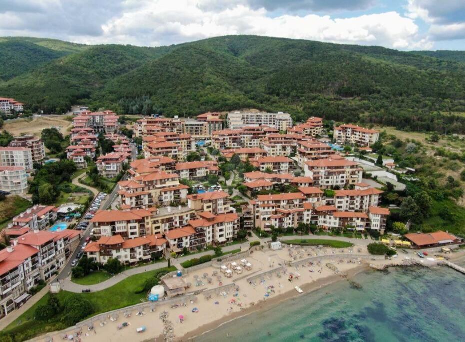 Апартамент Ния, Райска Градина / Garden Of Eden Sveti Vlas Esterno foto