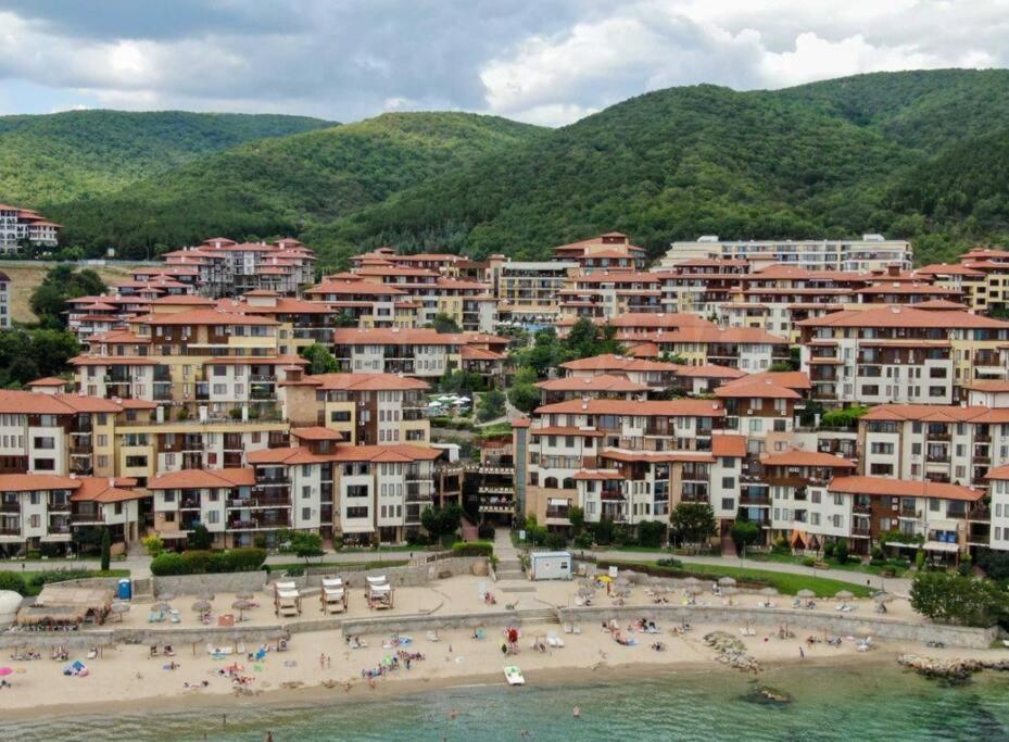 Апартамент Ния, Райска Градина / Garden Of Eden Sveti Vlas Esterno foto