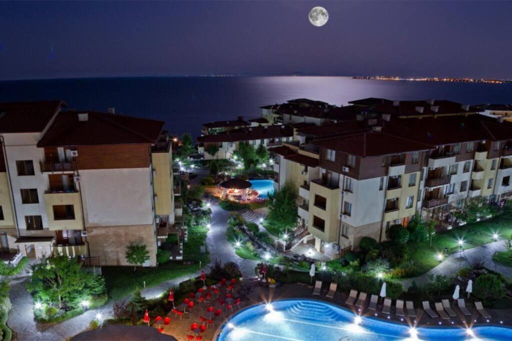 Апартамент Ния, Райска Градина / Garden Of Eden Sveti Vlas Esterno foto