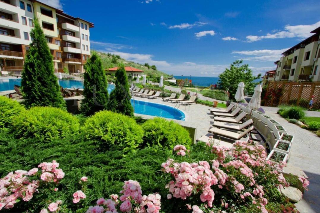 Апартамент Ния, Райска Градина / Garden Of Eden Sveti Vlas Esterno foto