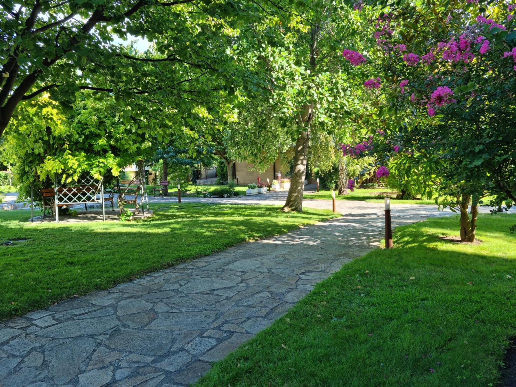 Апартамент Ния, Райска Градина / Garden Of Eden Sveti Vlas Esterno foto