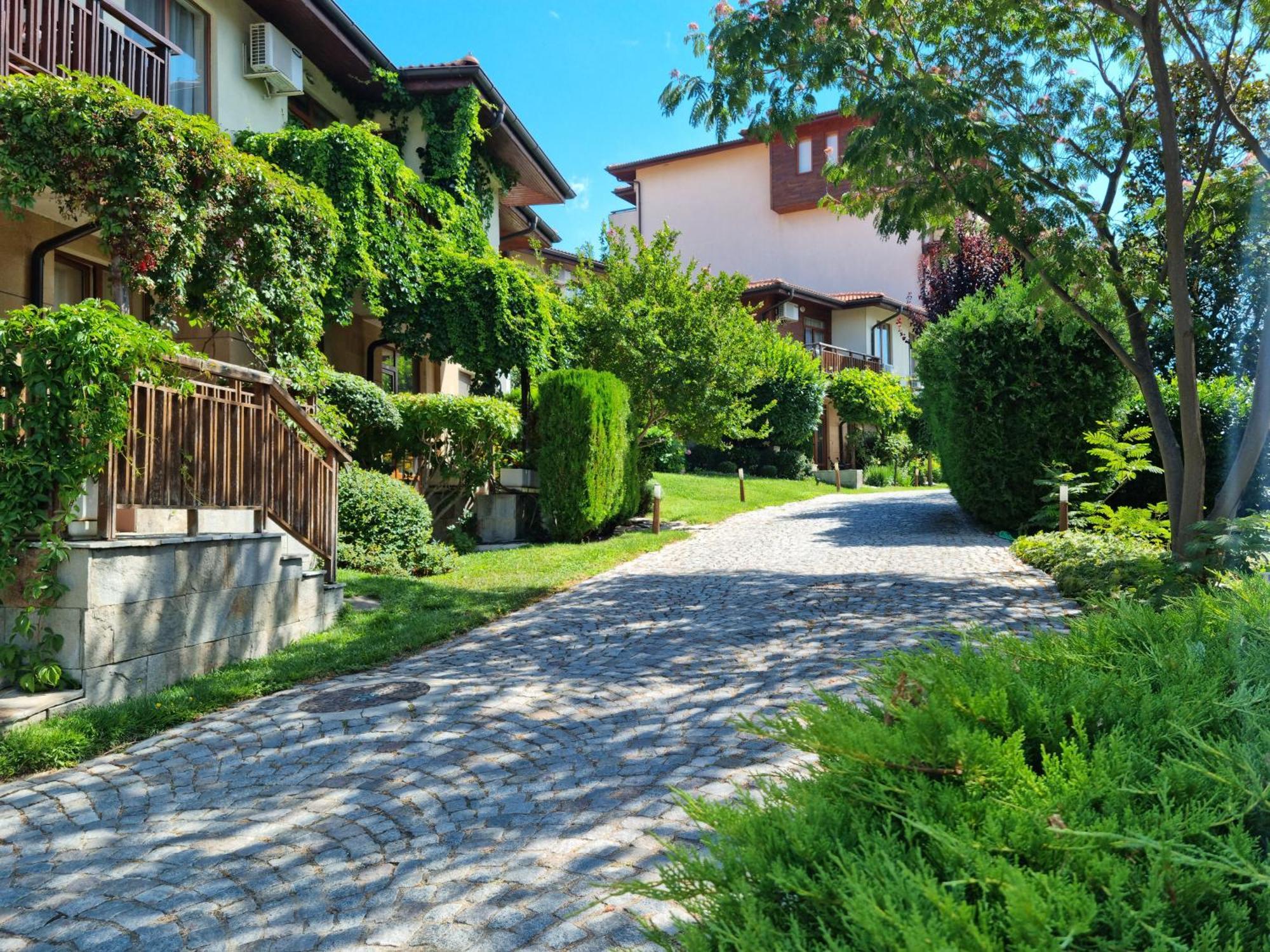 Апартамент Ния, Райска Градина / Garden Of Eden Sveti Vlas Esterno foto
