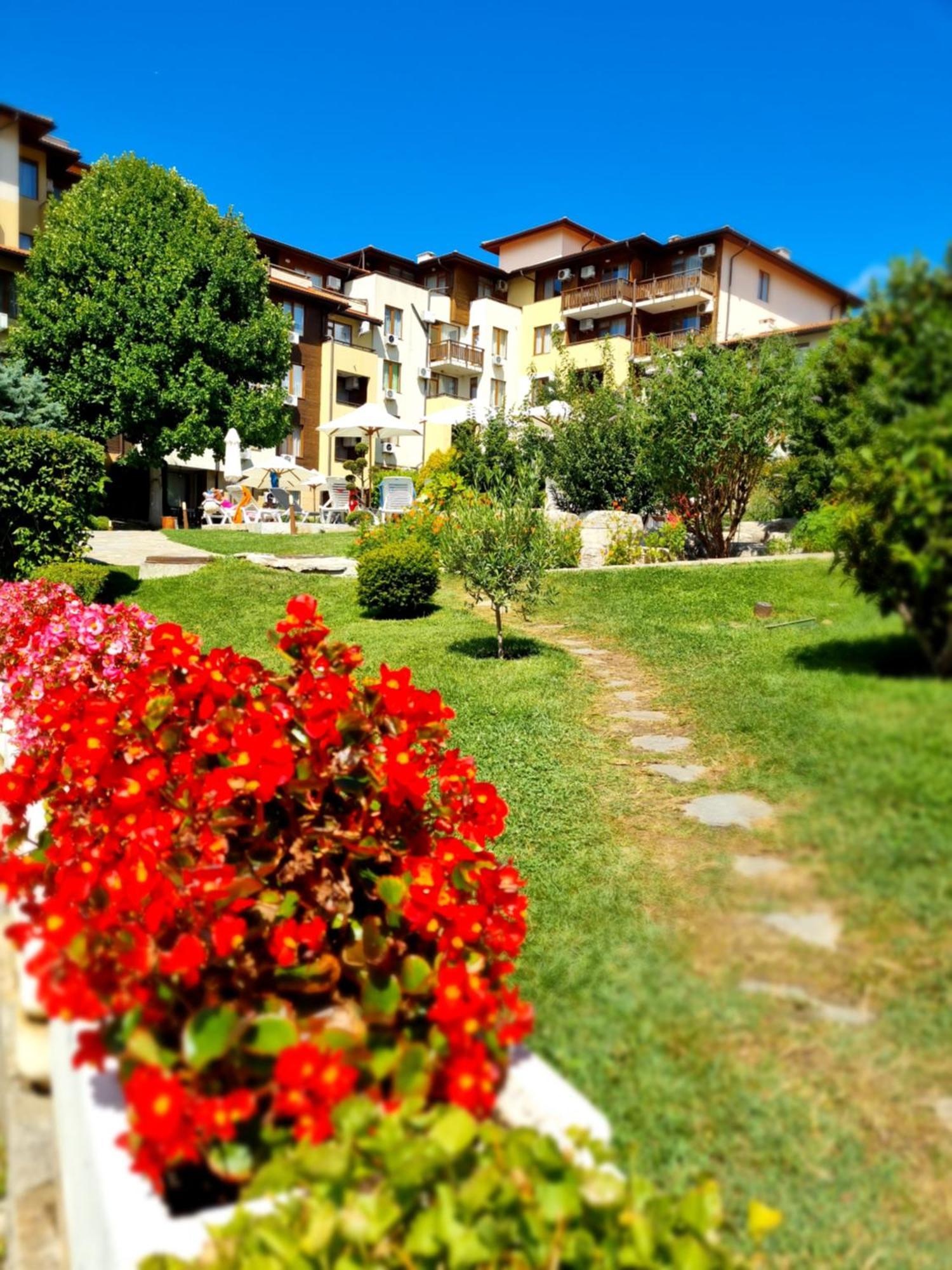 Апартамент Ния, Райска Градина / Garden Of Eden Sveti Vlas Esterno foto