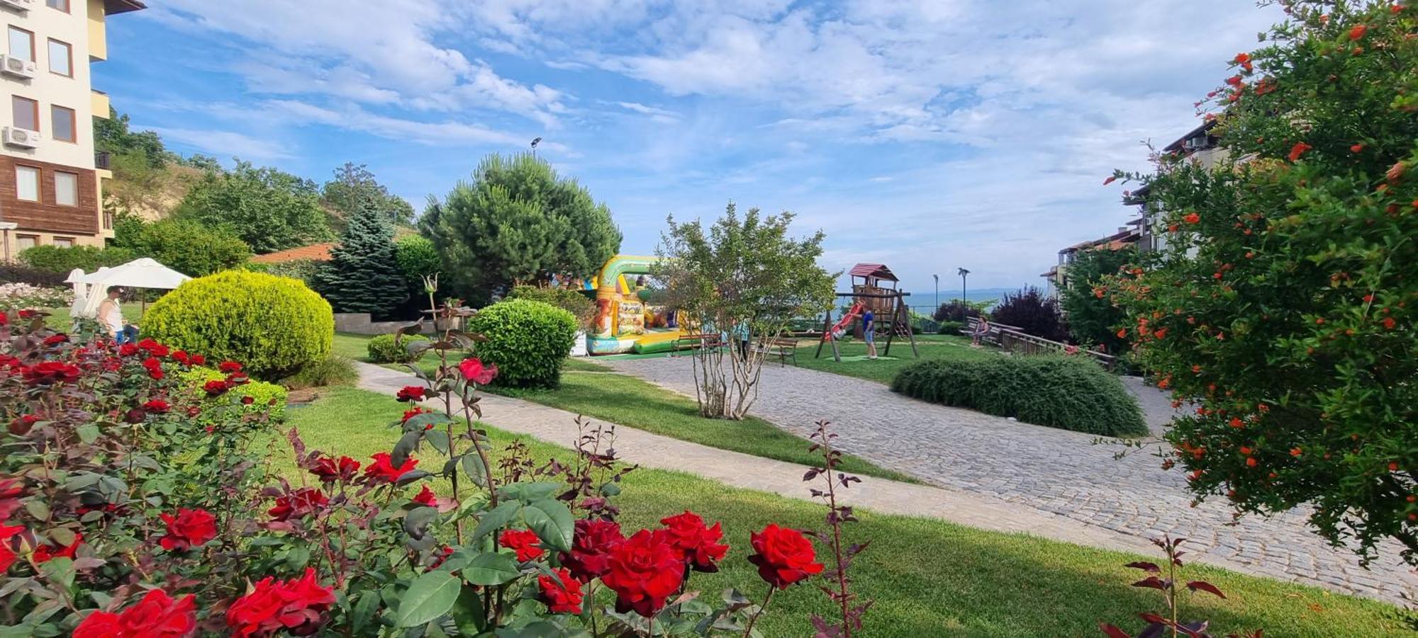Апартамент Ния, Райска Градина / Garden Of Eden Sveti Vlas Esterno foto